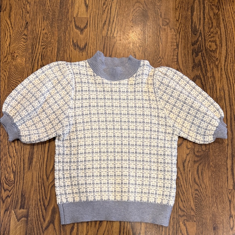Women’s Blue & White Knit Puff-Sleeve Sweater Top